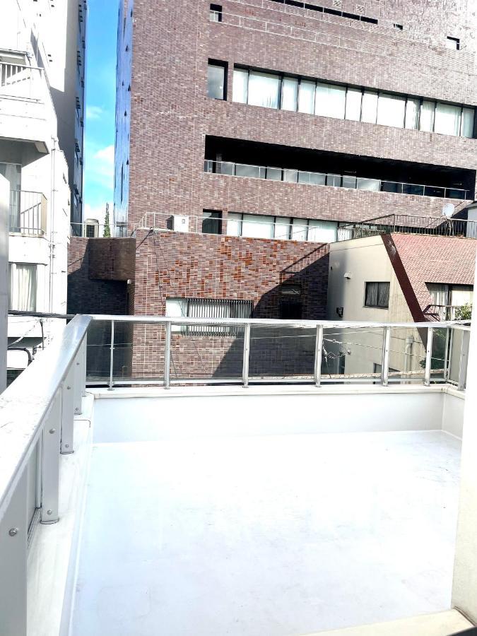 Small 渋谷まで2駅10分 青山一丁目駅徒歩3分一軒家ペット歓迎お子様歓迎駐車場あり6人までok Vakantiehuis *